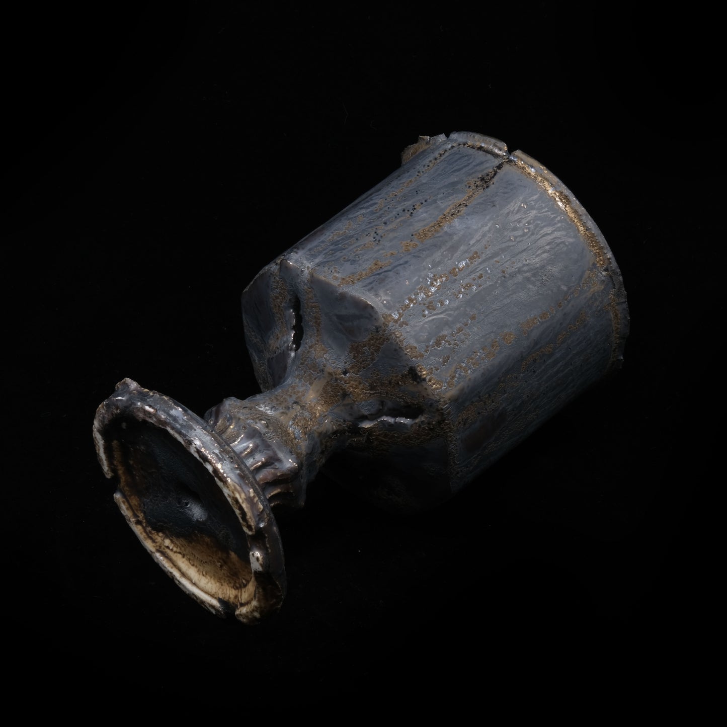 KKM131 / 草冠 -Throne-