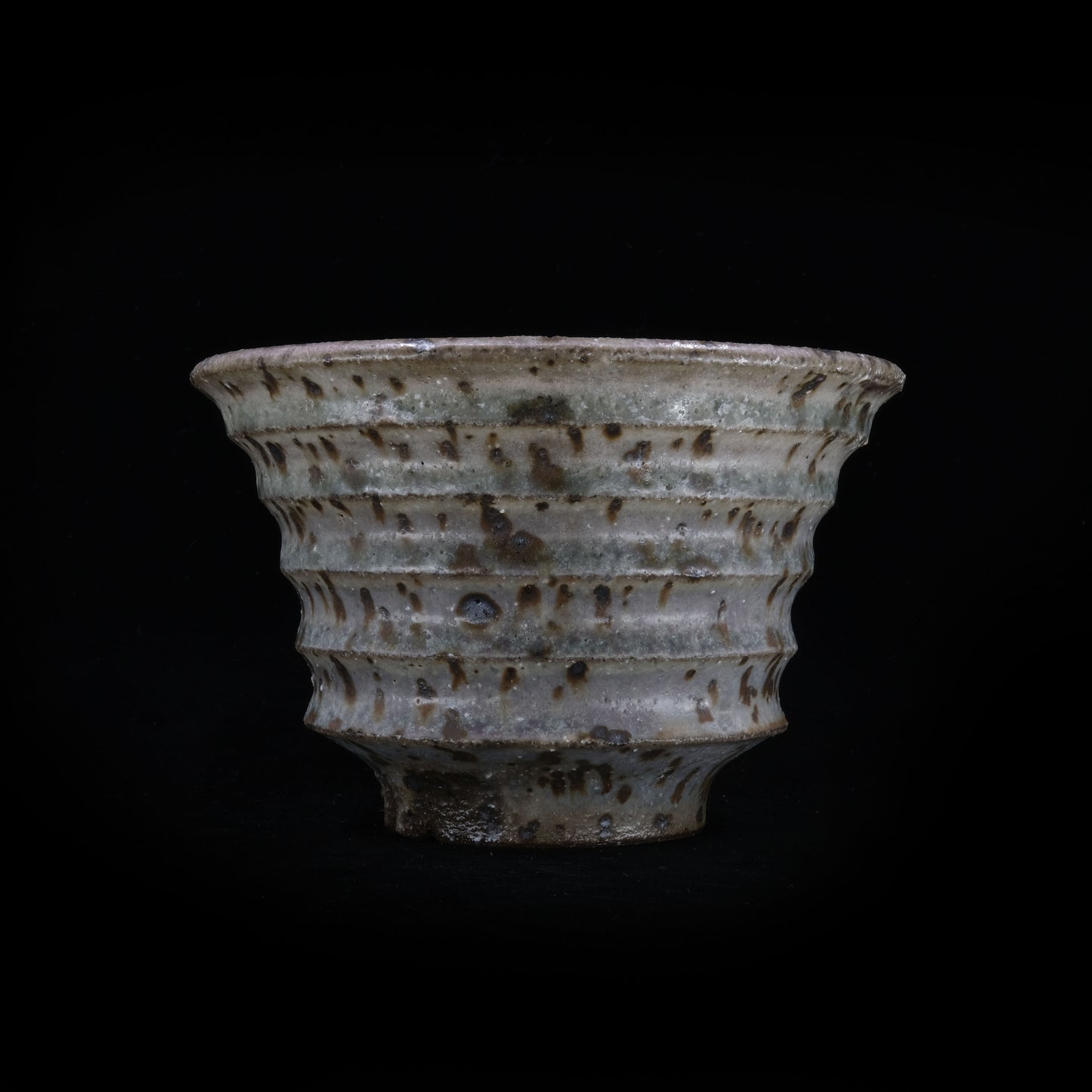 ASH23 / Tomoharu Nakagawa "Plant pot"